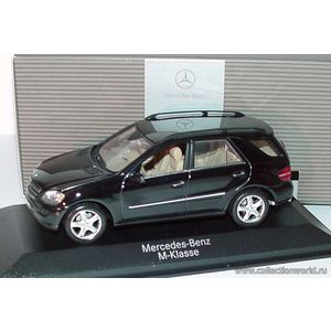 масштабная модель MERCEDES BENZ M-CLASS ML 2005 1 43