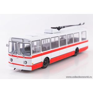 троллейбуса ЗИУ-682Б в масштабе 1 43