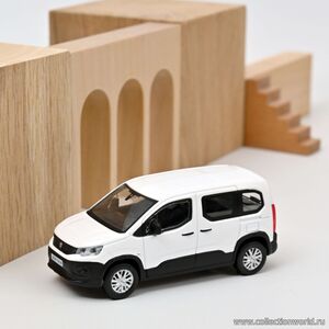 масштабная модель Peugeot Rifter 2018 1 43