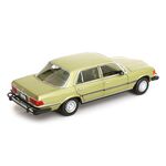 масштабная модель MERCEDES-BENZ 450 SEL 6.9 W116 US-version 1979 из т/с Даллас 1 18